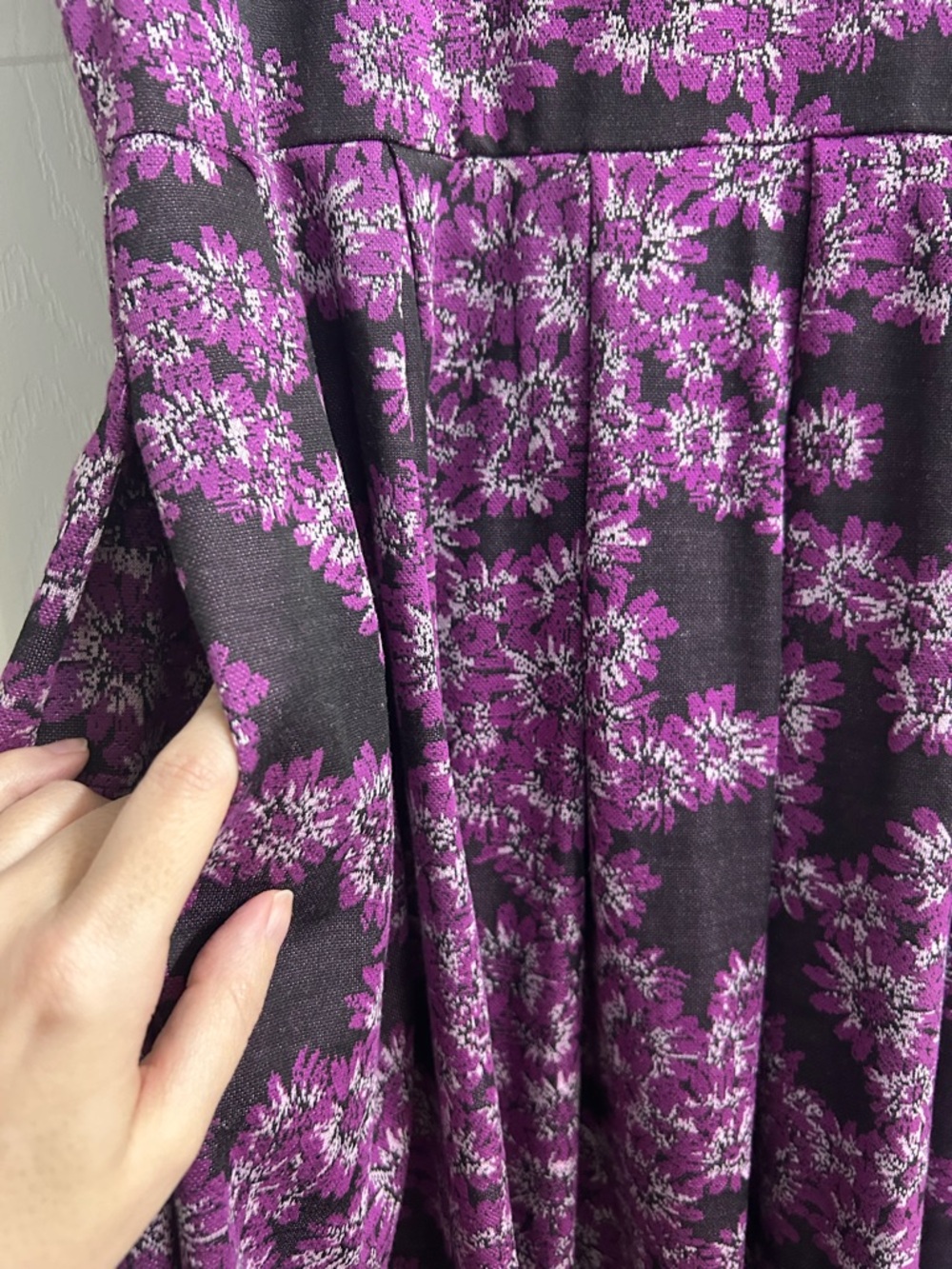 Lularoe Amelia Short Sleeve Dress w/ Pockets Purple Floral Jacquard - Picture 4 of 6